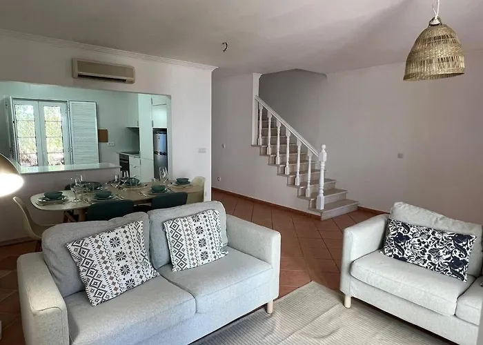 Moradia V3 Na Urbanizacao Дом отдыха *